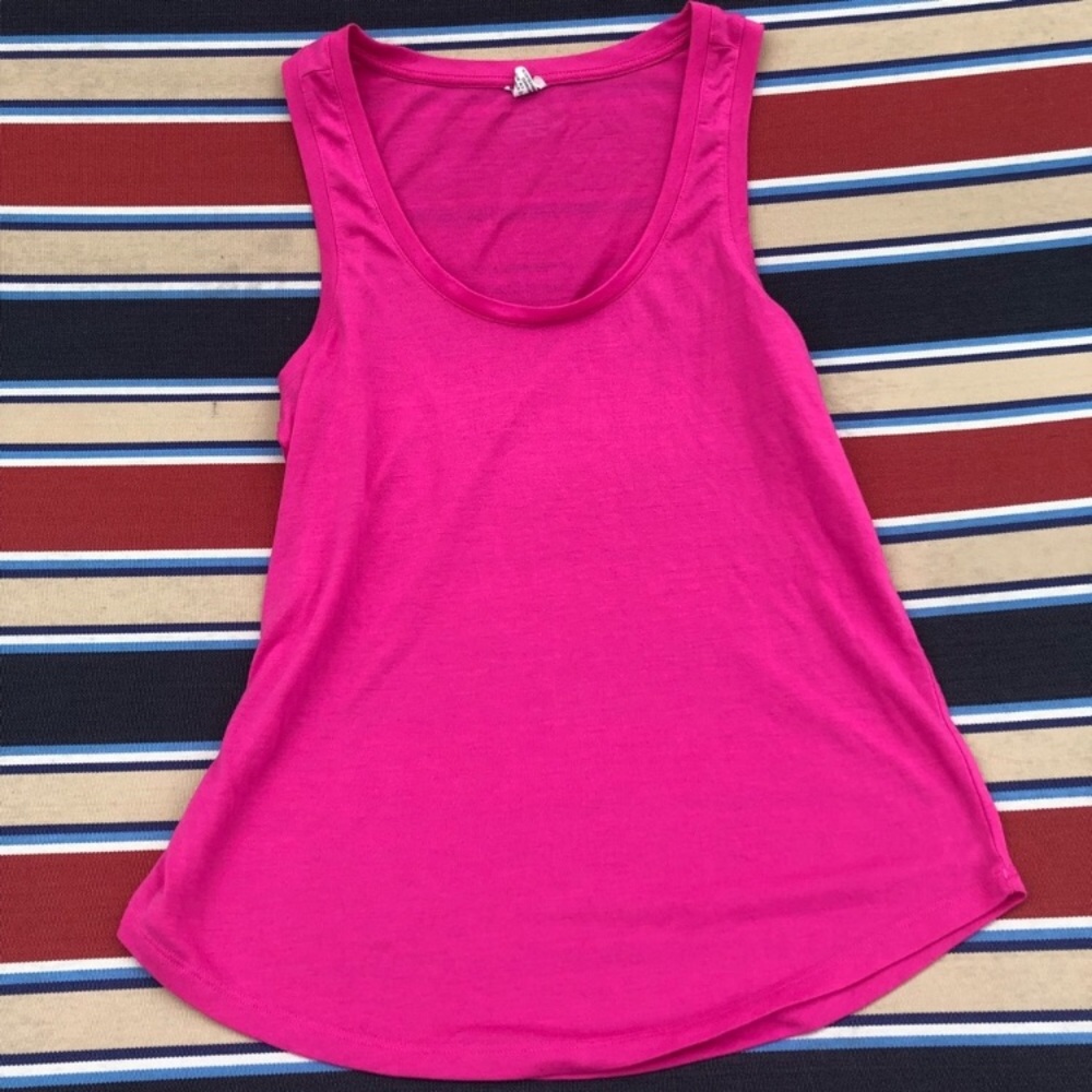 Under Armour hot pink tank in size medium 🌺